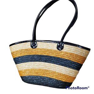 White Stag Woven Straw Mid-Century Beach Style Handbag